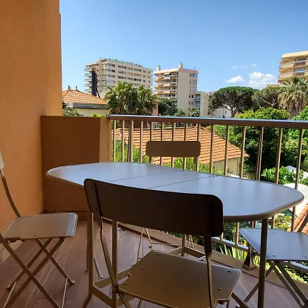 2 Pieces 32m2 A 150m شقة Fréjus