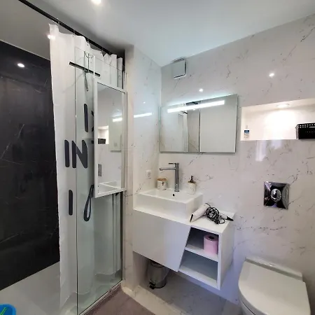 2 Pieces 32m2 A 150m Апартаменты *