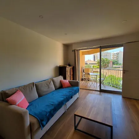 2 Pieces 32m2 A 150m Apartment